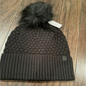 LULULEMON Bubble Knit Pom Beanie Women's One Size Black NWT